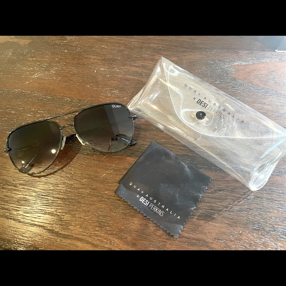 Quay High-Key Mini Black Fade made w/ Desi Perkins